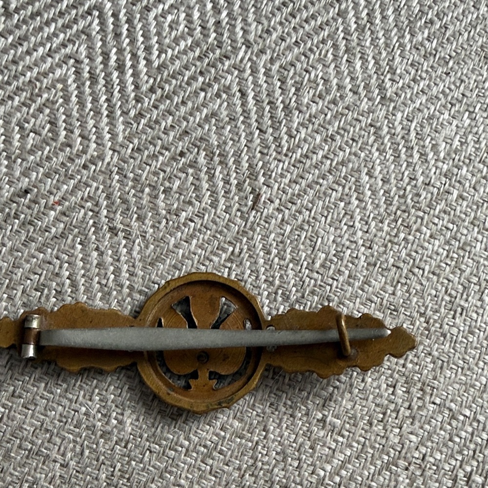 Short Range Bomber Fighter Clasp Pin Back - Picture 2 of 4